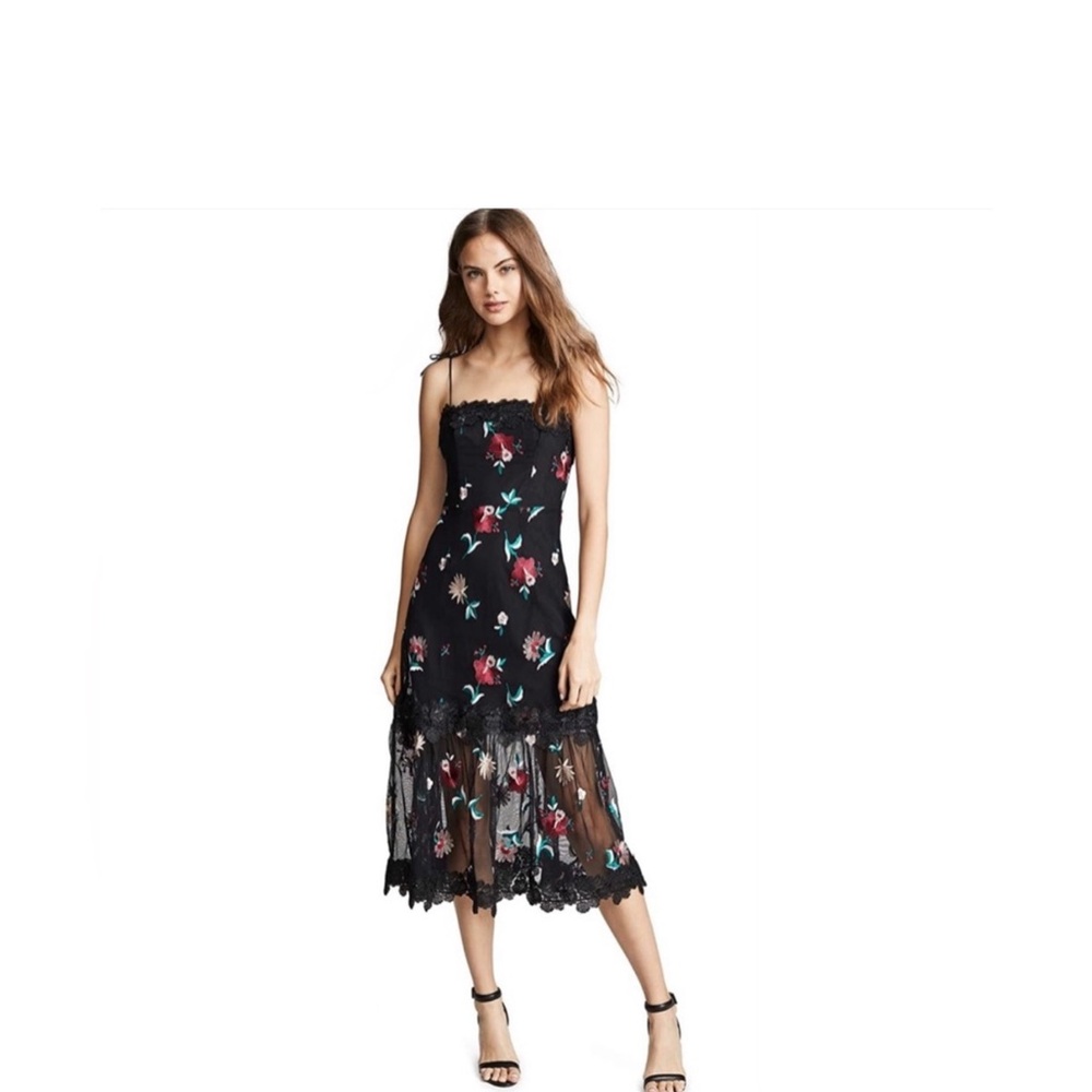 NWT BB Dakota RSVP Black embroidered floral dress. Size 6